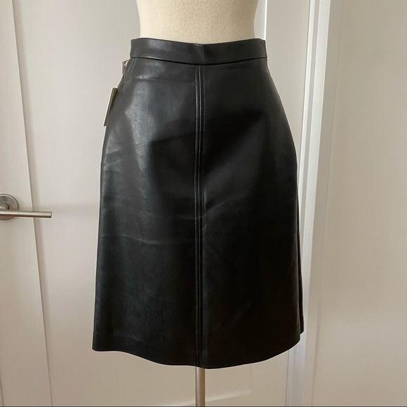 Aritzia Dresses & Skirts - Aritzia Wilfred Diamanté Vegan Leather Skirt sz 6